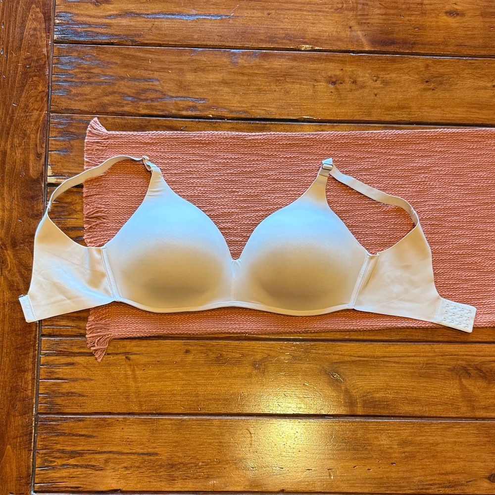 Soma Women's vanishing 360 wireless bra